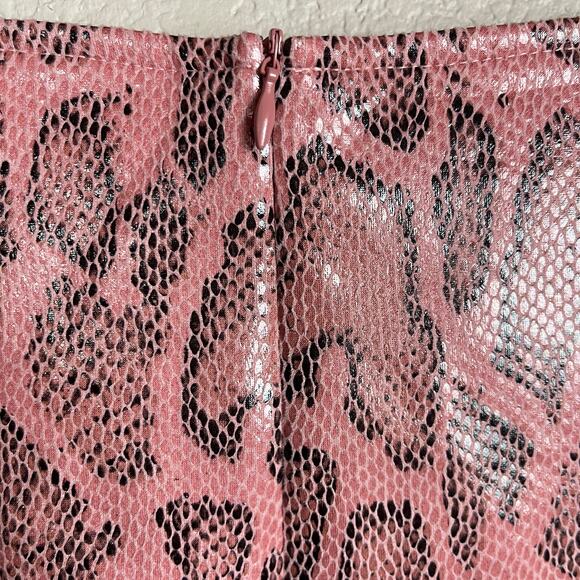 Motel Rocks WREN MINI SKIRT IN PU SNAKE PINK Size Small - Picture 6 of 9